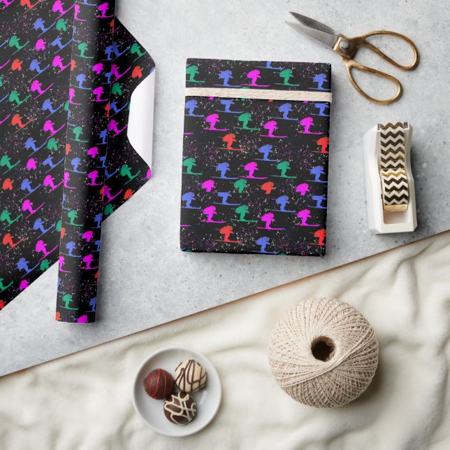 WINTER SKIER WRAPPING PAPER (Crafts)
