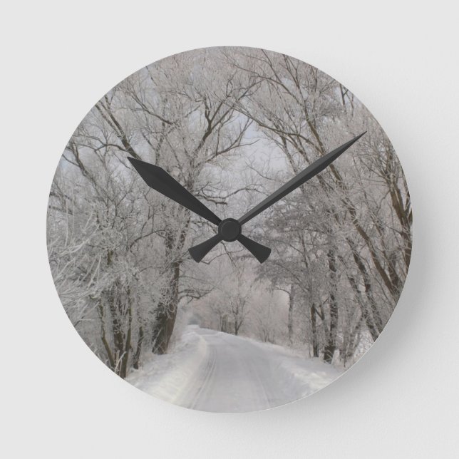 WINTER WONDERLAND ROUND CLOCK (Front)