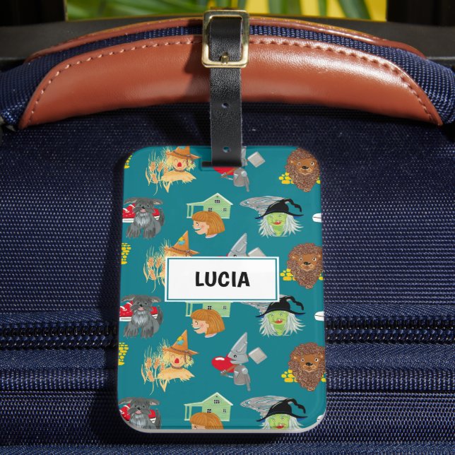 Witches, scarecrow and lion on green luggage tag (Front Insitu 2)