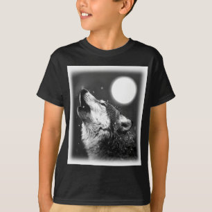 Wolf Howling at Moon T-Shirt