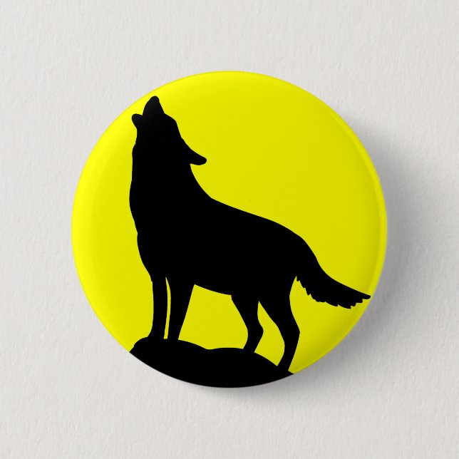Wolf Howling at the Moon. 6 Cm Round Badge (Front)