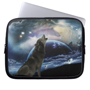 Wolf howling at the moon laptop sleeve