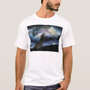 Wolf howling at the moon T-Shirt