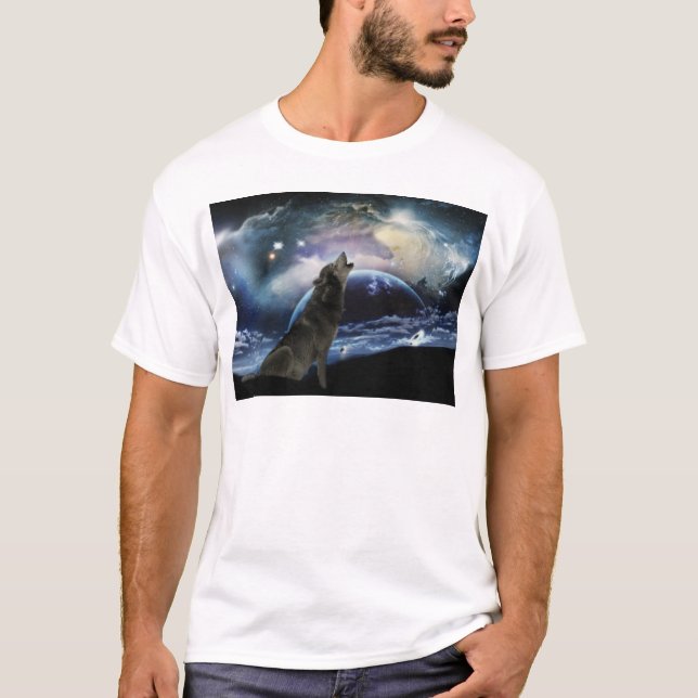 Wolf howling at the moon T-Shirt (Front)