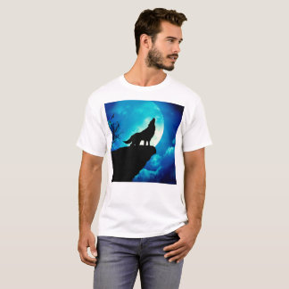 Wolf in silhouette howling to the full moon T-Shirt