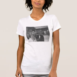 Woman feeding bears. T-Shirt
