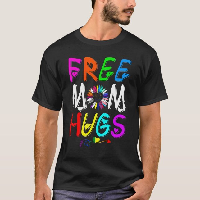 Women Retro Free Mum Hugs Rainbow Lgbtq Lgbt Pride T-Shirt (Front)
