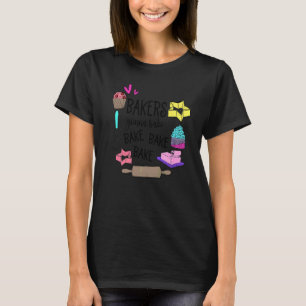 Women Woman Baking Baker Hobby Food Cakes Cupcake T-Shirt
