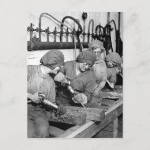 Women workers in ordnance shops_War image Postcard
