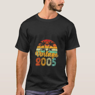 Womens 17 Year Old Vintage 2005 Retro 17th Birthda T-Shirt
