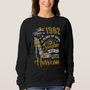 Womens 61 Year Old Made In 1962 Birthday Queen Dia Sweatshirt