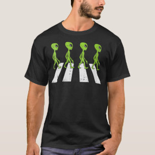 Womens Aliens Crossing Road Funny Crosswalk Pun Sp T-Shirt