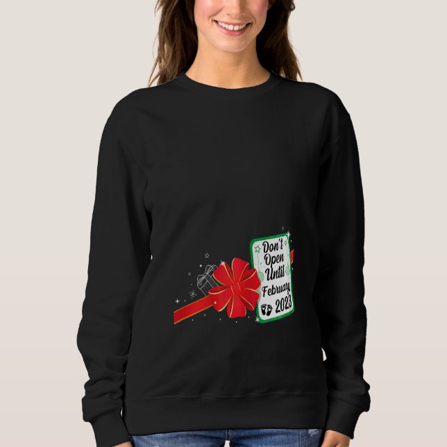 Womens Christmas Pregnancy announcement 2022 xmas  Sweatshirt (Front)