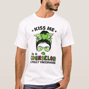 Womens Kiss Me Im A Counsellor Irish Shamrock St P T-Shirt