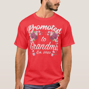 Womens Promoted to Grandma 2023 Funny Pregnancy R T-Shirt