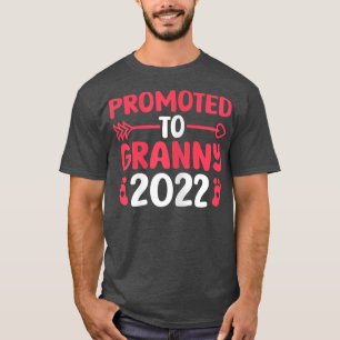 Womens Promoted to Granny 2022 First time Grandma T-Shirt