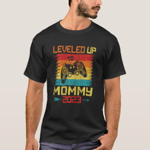 Womens Retro Leveled Up To Mommy 2023 Pregnancy Re T-Shirt