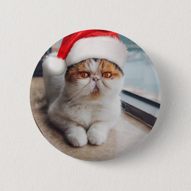 Wonderful persian cat with Santa Claus hat 6 Cm Round Badge (Front)
