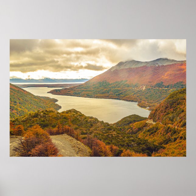 Wonders of the Wild: Lago Escondido Poster (Front)