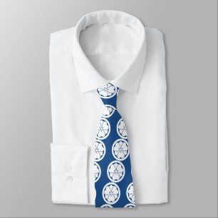 Wood sorrel with swords in circle tie