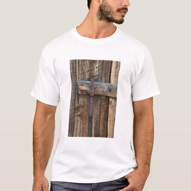 Wooden door close-up, California T-Shirt (Front)