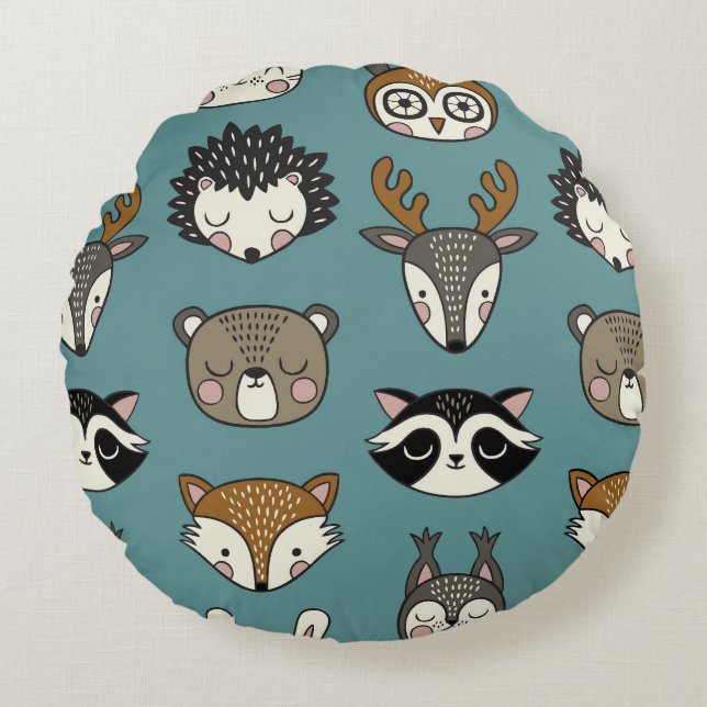 Woodland Animals Cute Vintage Pattern Round Cushion (Front)