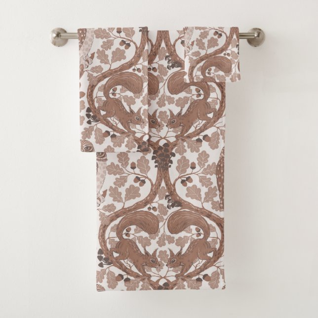 Woodland Whispers/Owls and Squirrels in the Oak/mo Bath Towel Set (Insitu)