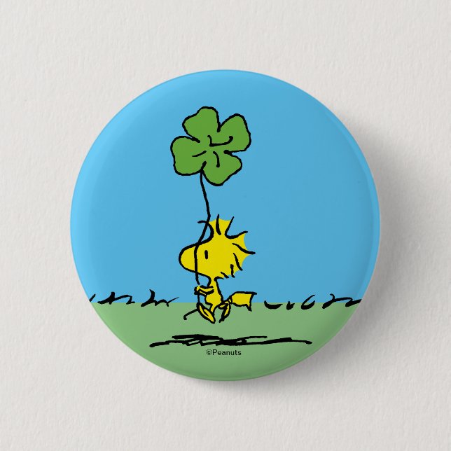 Woodstock Carrying Shamrock 6 Cm Round Badge (Front)