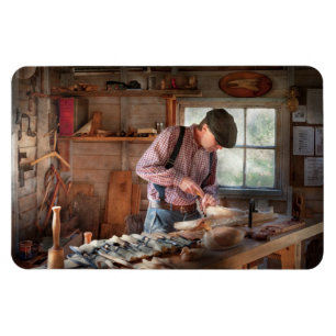 Woodworker - Carving - Carving a duck Magnet