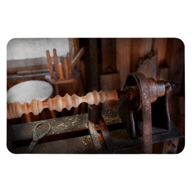 Woodworker - Lathe - Rough cut Magnet (Horizontal)