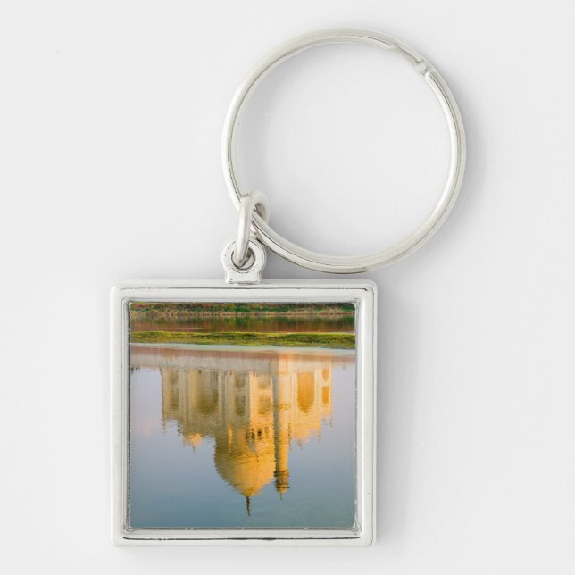 World famous Taj Mahal temple reflection at Key Ring (Front)