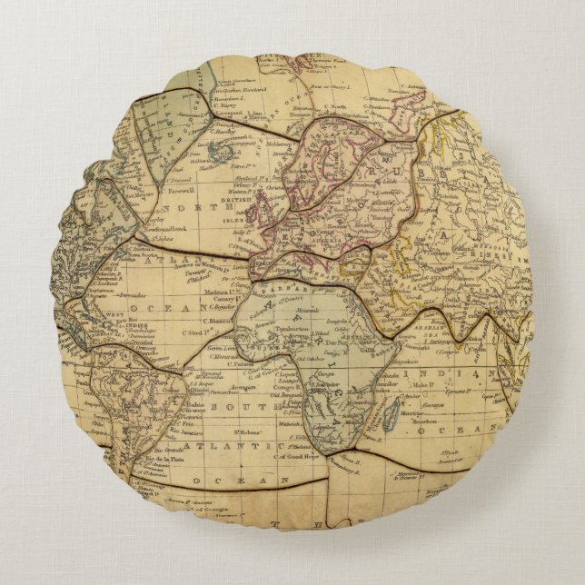 World map on Mercators Projection Round Cushion (Front)