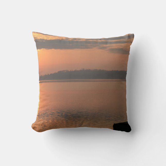 worm sunset cushion (Front)