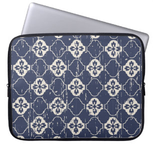 Worn Out Flowers: Vintage Seamless Laptop Sleeve
