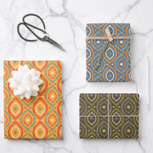 Wrapping paper for Christmas with ogee pattern.