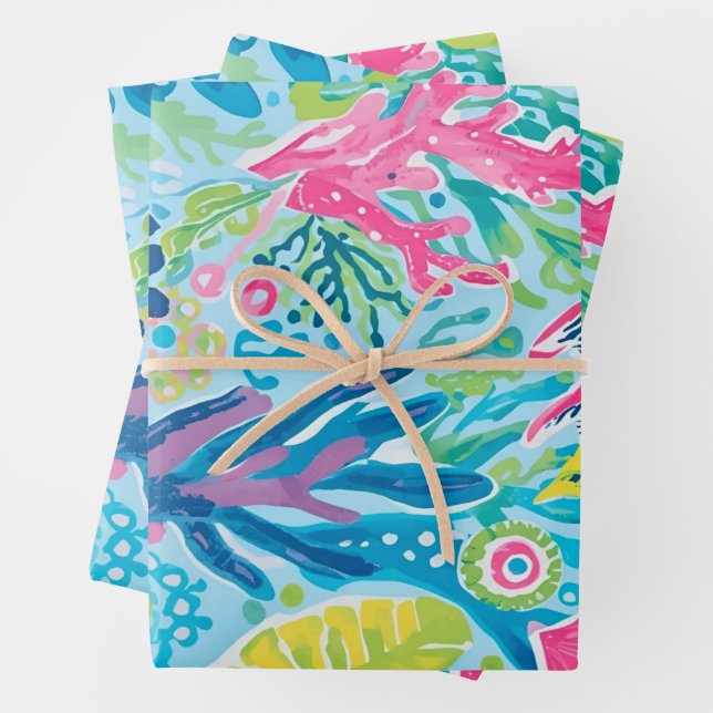 Wrapping paper in stylish graphic (In situ)