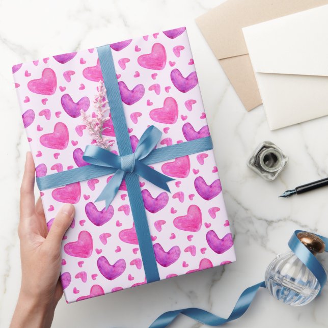 Wrapping paper with hearts in pink and purple (Gifting)