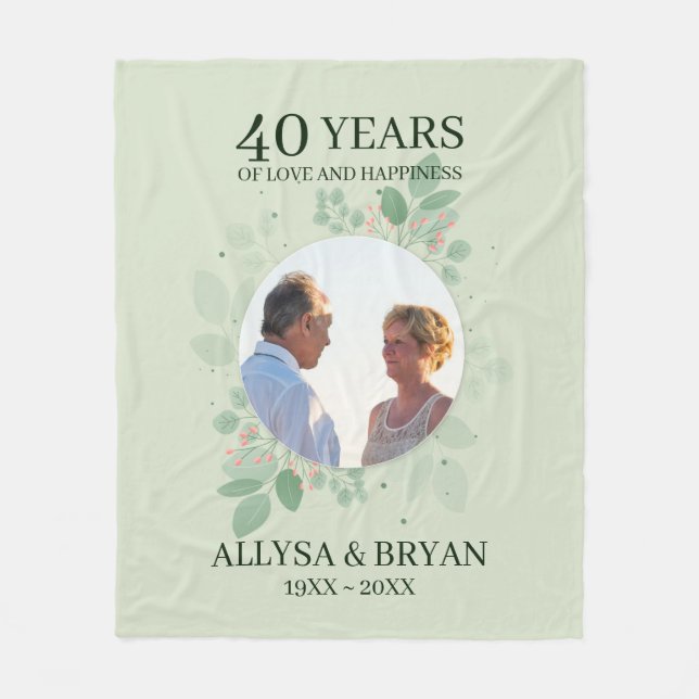 Wreath of Leaves and Berries Fleece Blanket (Front)