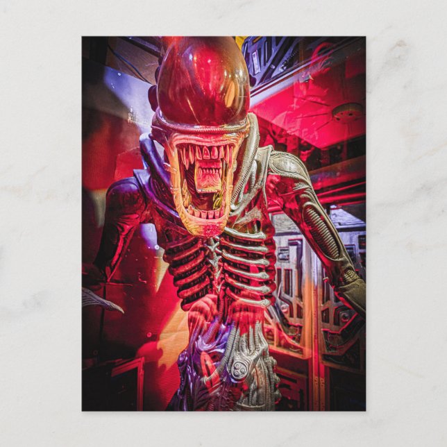 Xenomorph Alien Statue Horror Sci-Fi Collectable Postcard (Front)