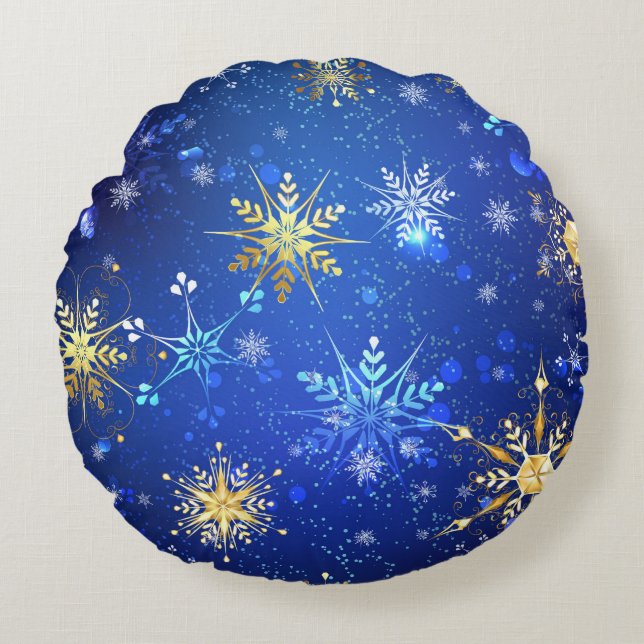 XMAS Blue Background with Golden Snowflakes Round Cushion (Front)
