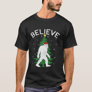 Xmas Santa Believe Sasquatch Bigfoot Christmas Tre T-Shirt