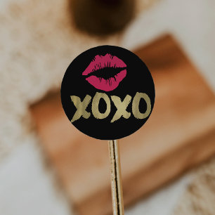 XOXO Faux Gold & Pink Lips   Black Classic Round Sticker