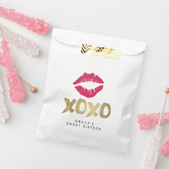 XOXO Faux Gold & Pink Lips Favour Bag (Creator Uploaded)