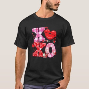 Xoxo Hugs And Kisses Heart Valentines Day Couple F T-Shirt