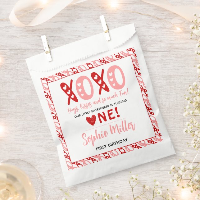 XOXO Hugs & Kisses Valentine's Day 1st Birthday Favour Bag (Clipped)