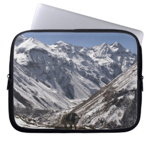 Yak near Mt. Jhomolari, Jangothang Jigme Dorji Laptop Sleeve