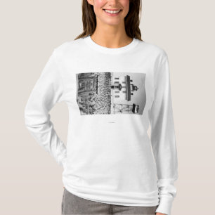 Yaquina Bay Lighthouse PhotographYaquina, OR T-Shirt