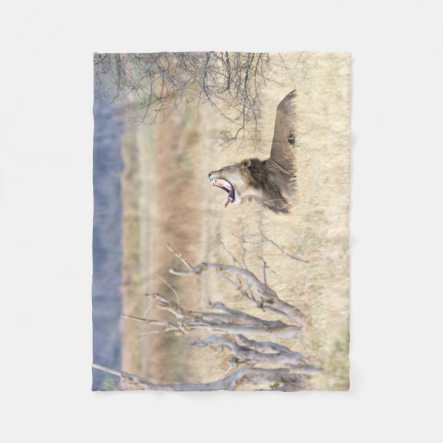 Yawning lion fleece blanket (Front)