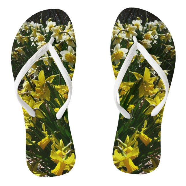 Yellow and White Daffodils Spring Flowers Thongs (Footbed)