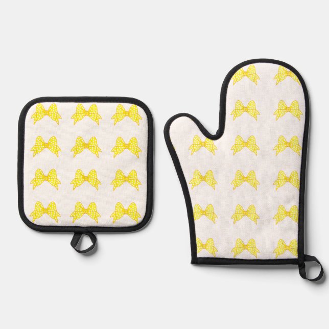 Yellow Butterflies Oven Mitt and Pot Holders Oven Mitt & Pot Holder Set (Front)